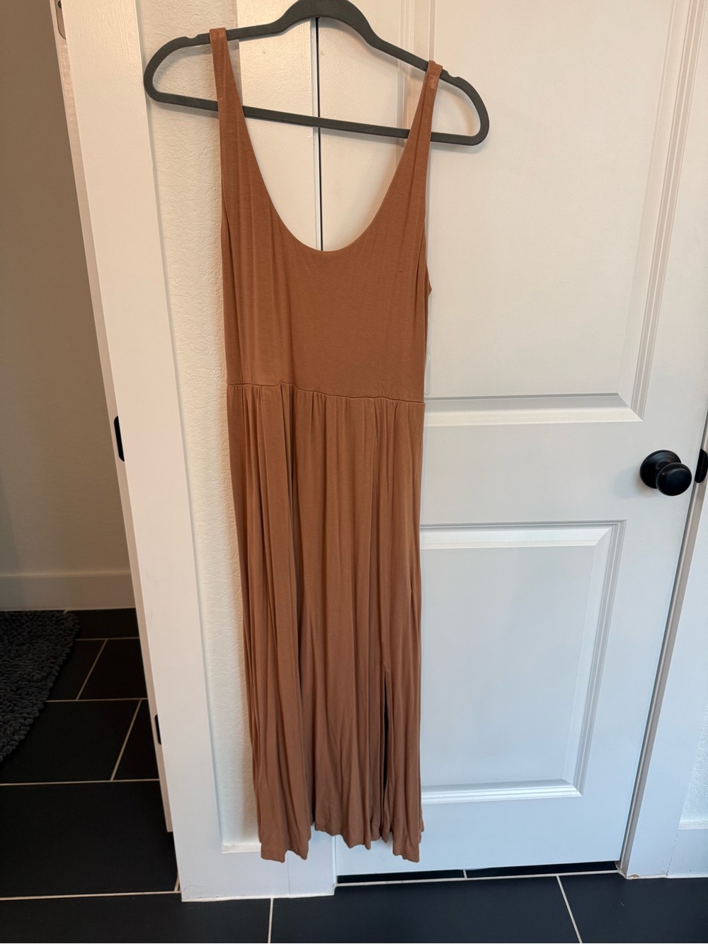 a new day Sleeveless Midi Dress in Chestnut Brown